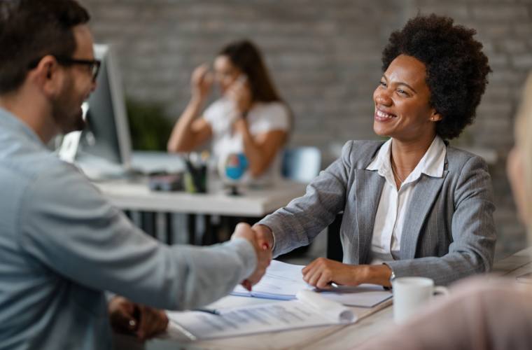 A diferença entre contratar para função e contratar para contexto