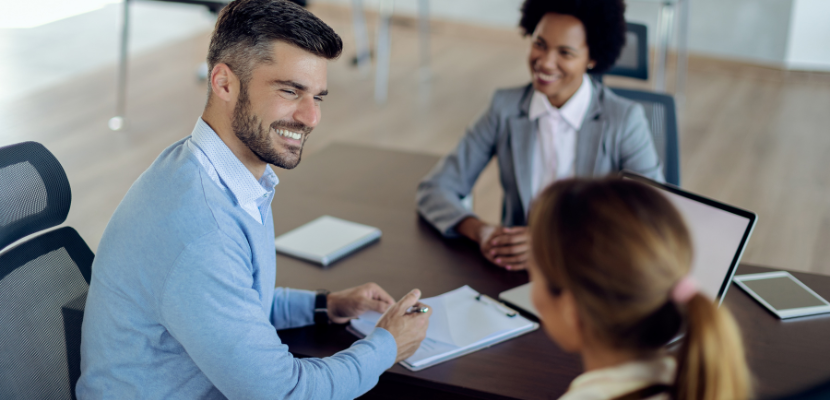 A diferença entre contratar para função e contratar para contexto