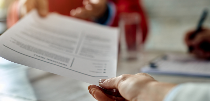 Por que o “currículo perfeito” raramente vira o melhor funcionário